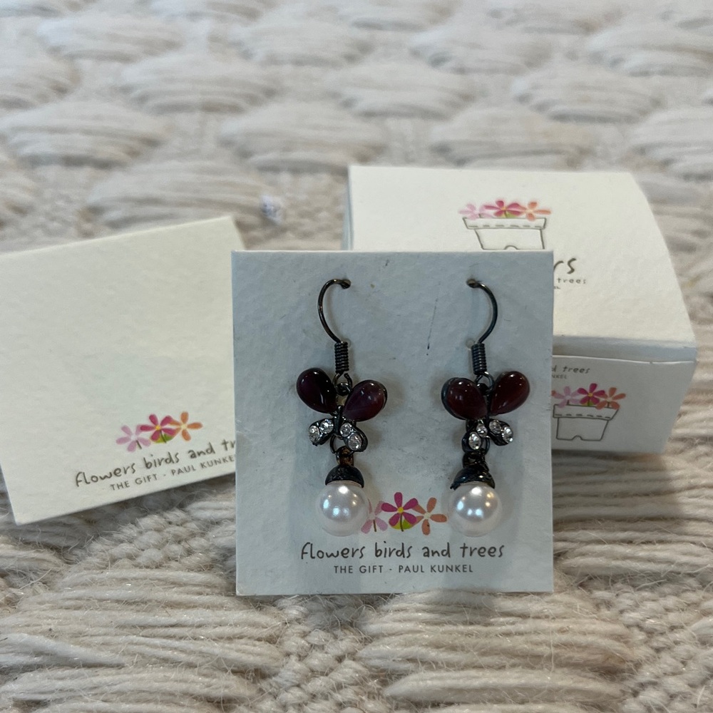 NWT Garnet and Pearl Earrings